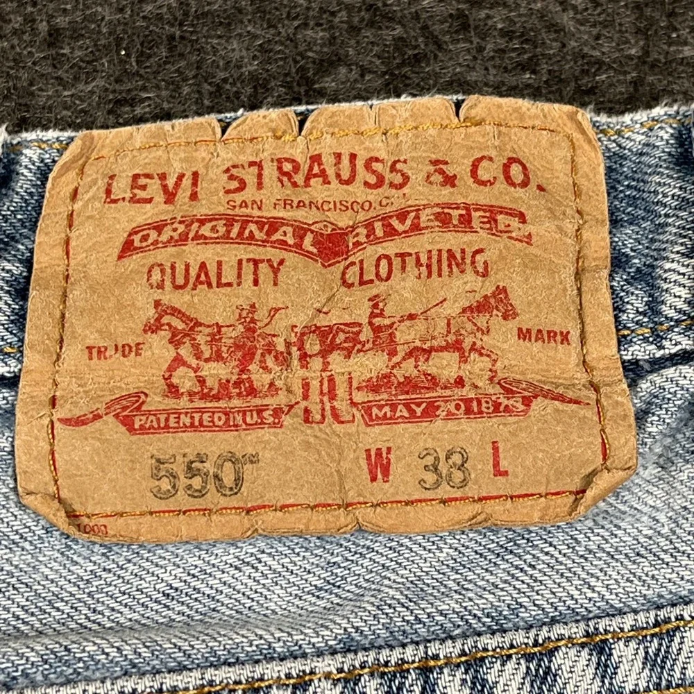 Vintage Levis 550 Denim Shorts Mens 38 Blue Denim Cotton Light Wash Relaxed Fit